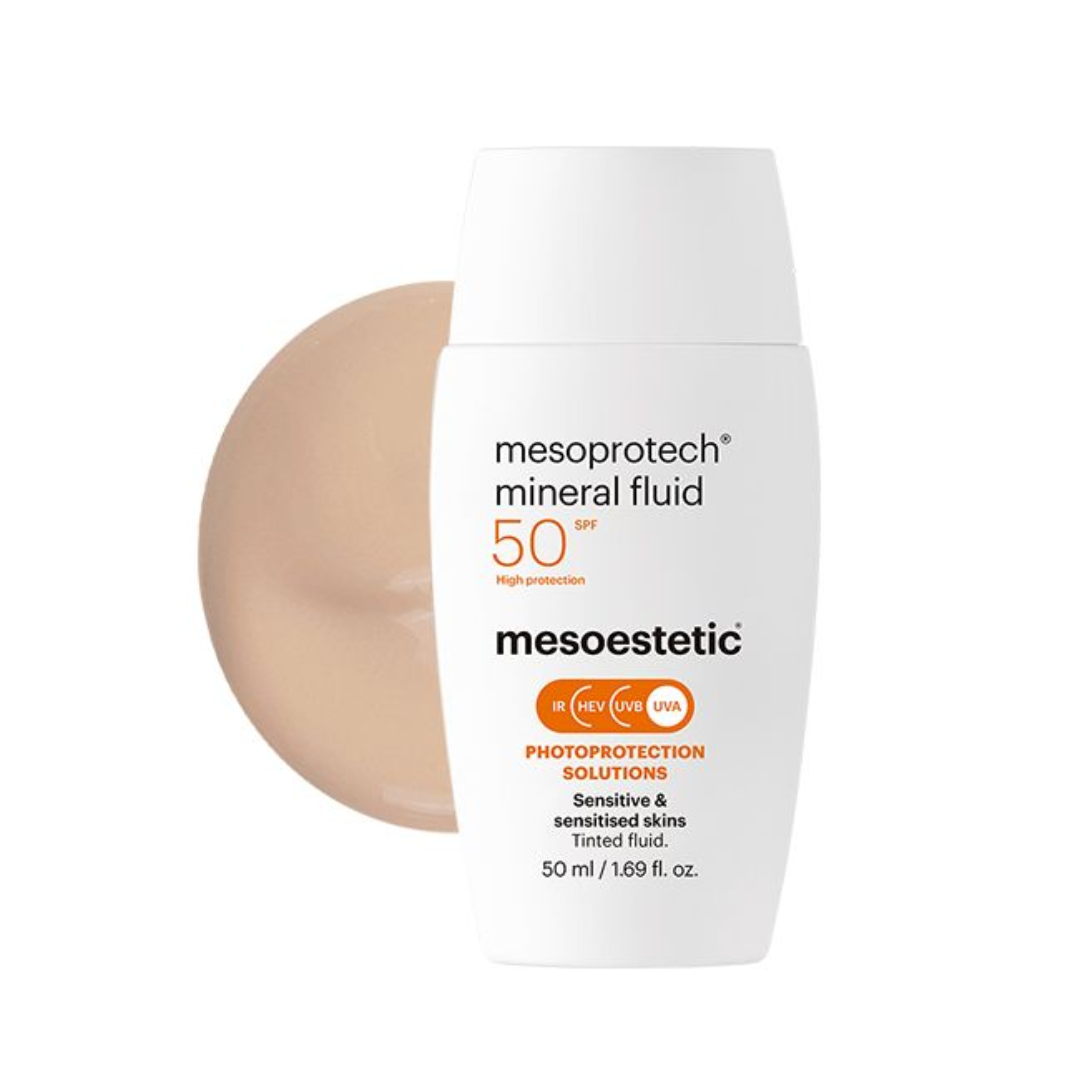 Mesoestetic Mesoprotech Mineral Fluid SPF50 50 ml, flacon blanc et texture teintée, écran minéral peaux sensibles